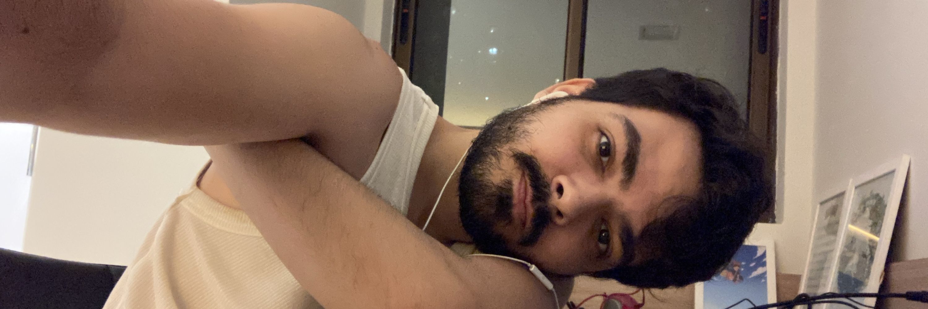 leleo pregado na parede pelo fungo de the last