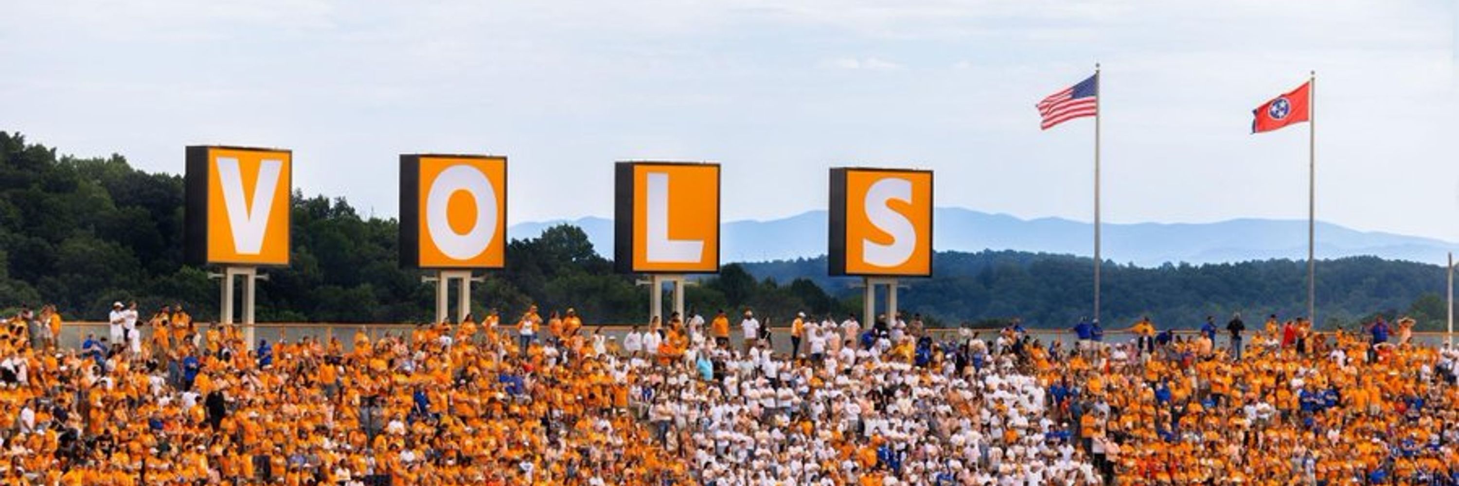 Wayne 🏀 Tennessee 🏈 Vols.🍊