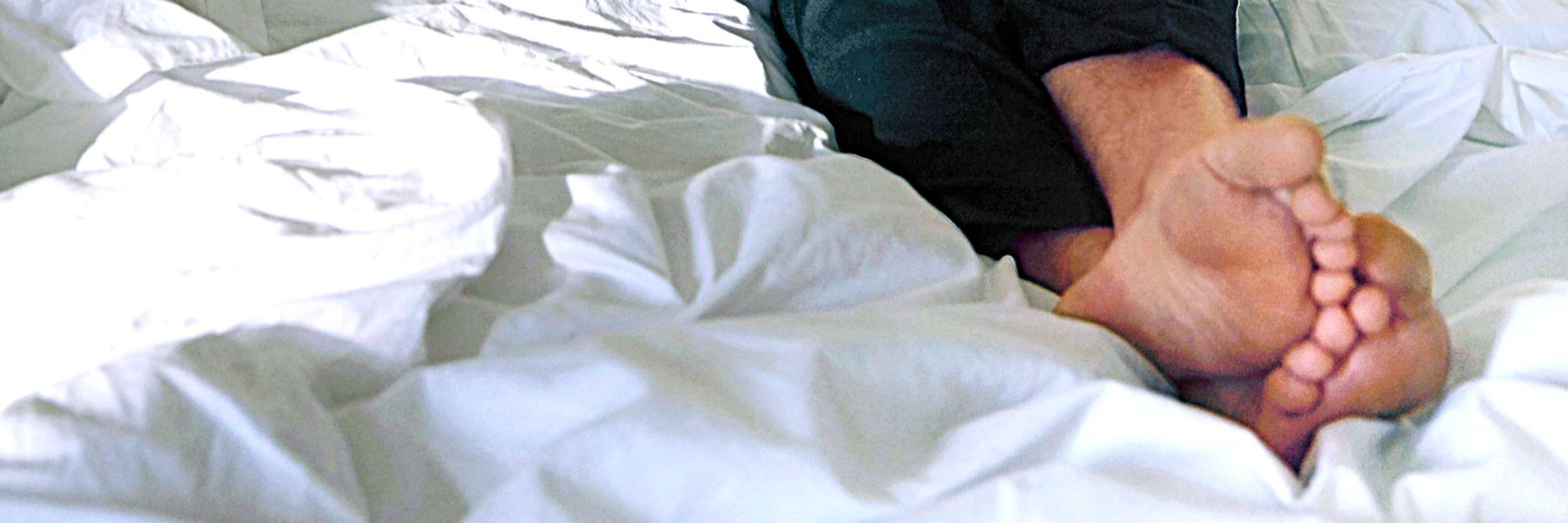 Travis Fimmel Barefoot