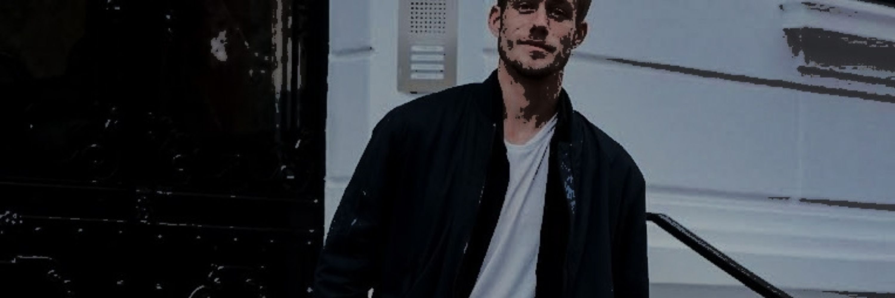 𝐀𝐍𝐃𝐑𝐄𝐖.