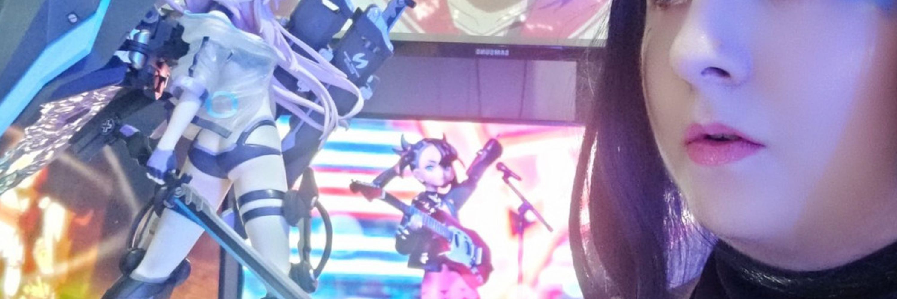 Sashkinz 💜 Queen of Waifus