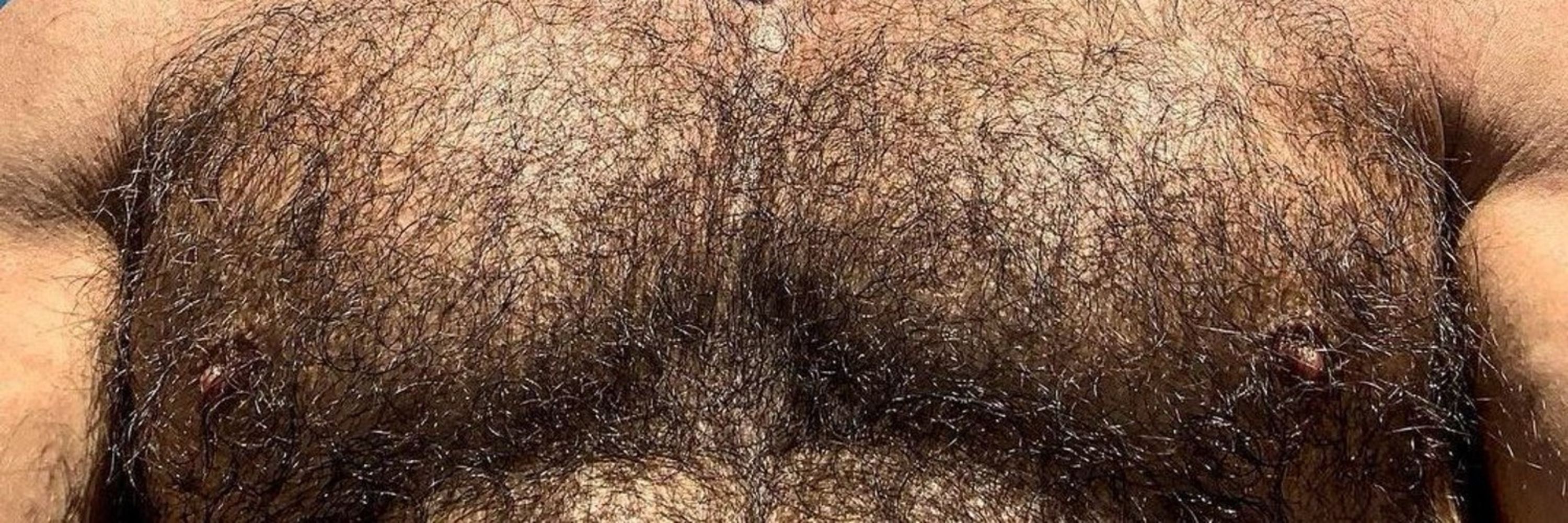 Uncut & Hairy 🍆💦