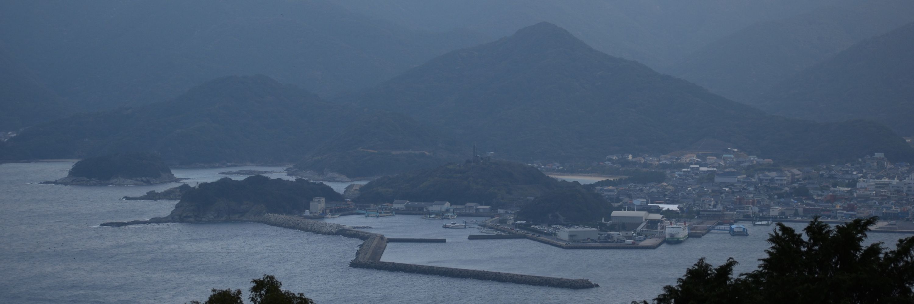 三谷