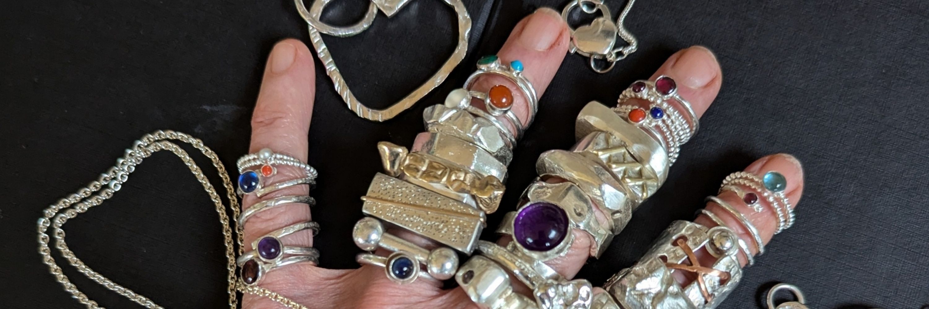 Korpus roozemond jewelry