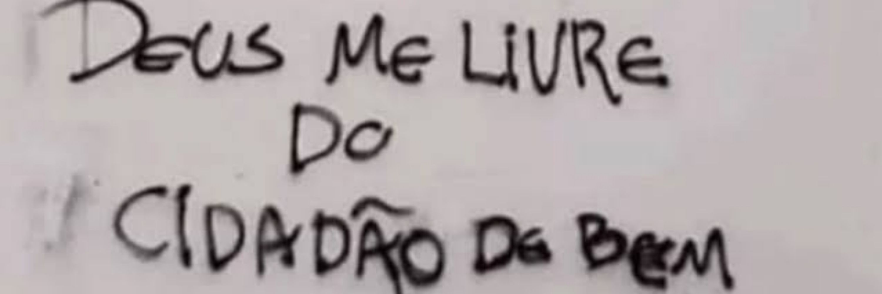 Terrivelmente Bozofóbica 