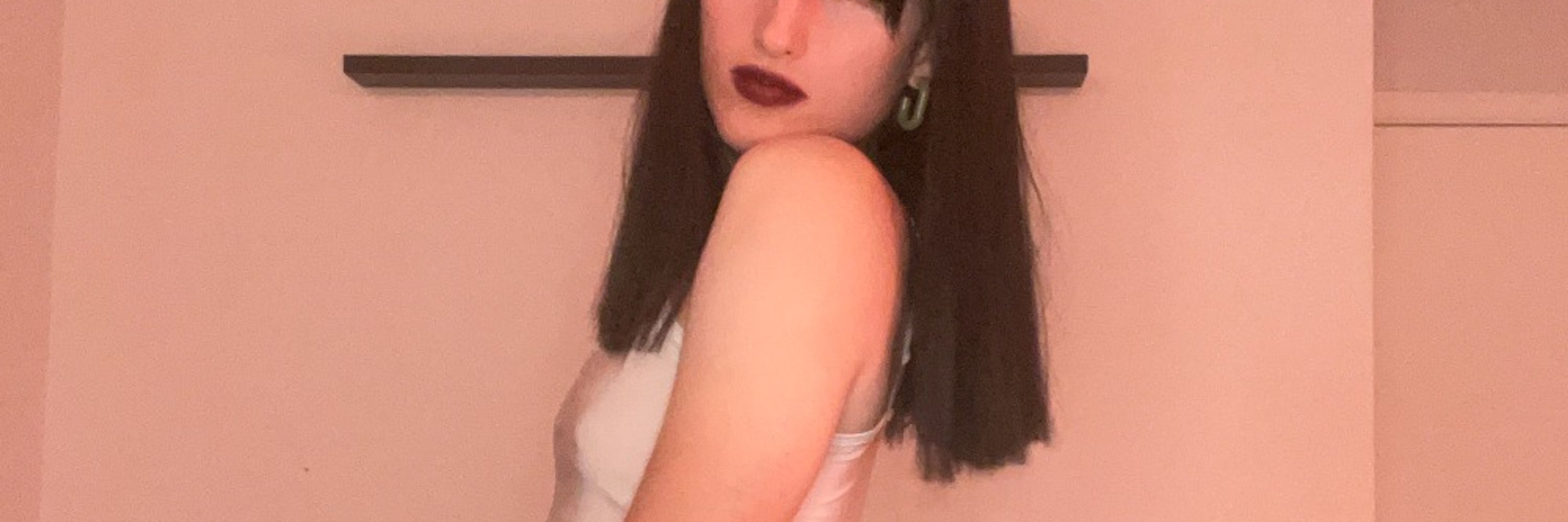 esther grey 🖤