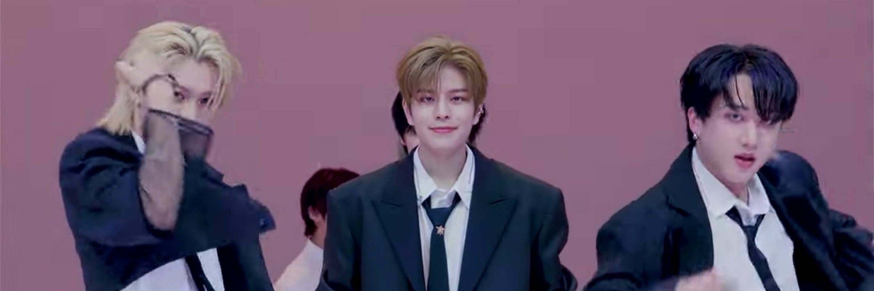 coco puff ₊˚⊹♡ is seeing skz