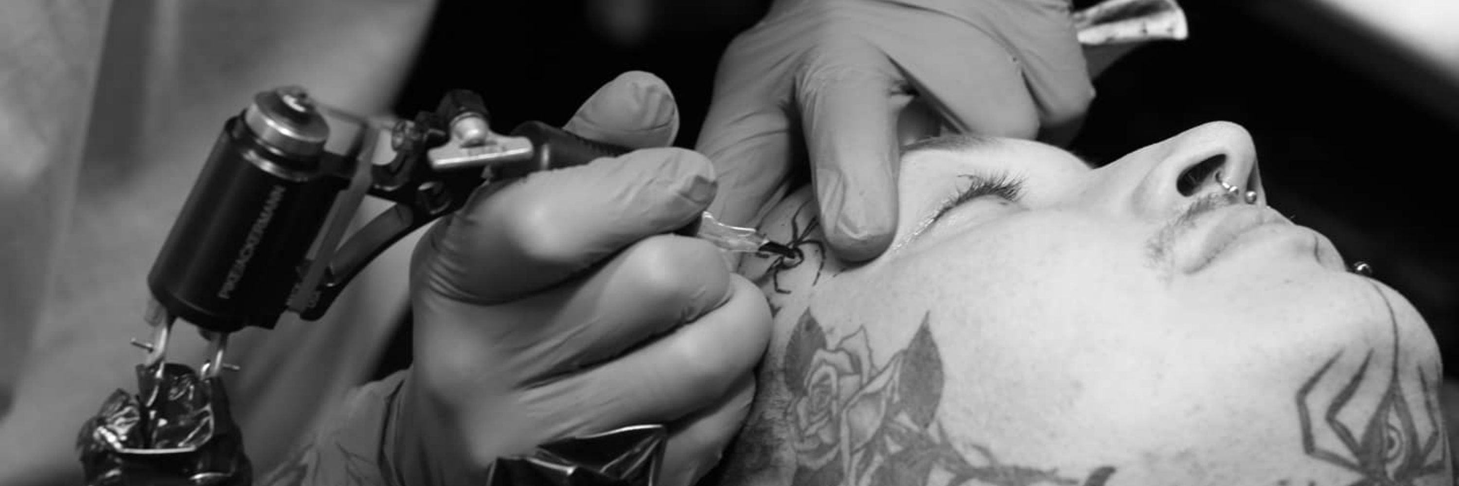 Shaded skull tattooer