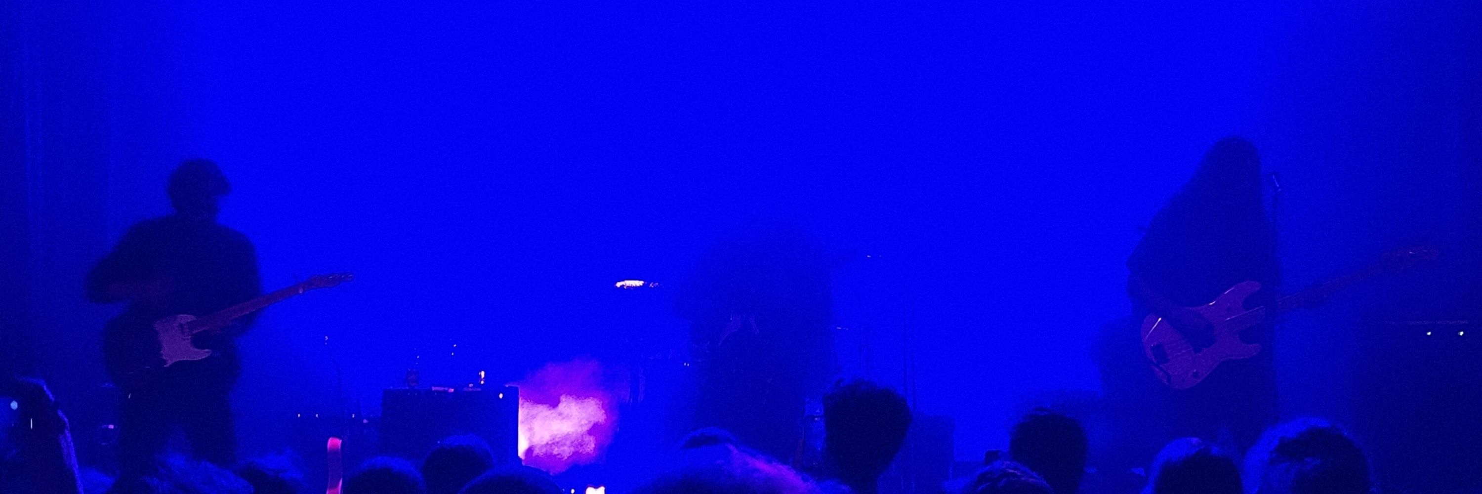 Mo