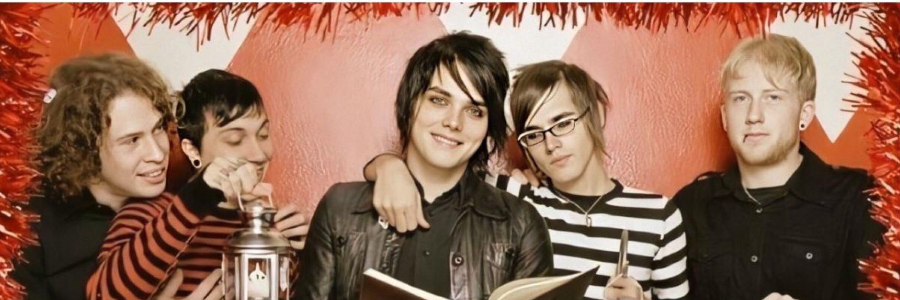 𝓯𝓮𝓼𝓽𝓲𝓿𝓮 gerard🎄