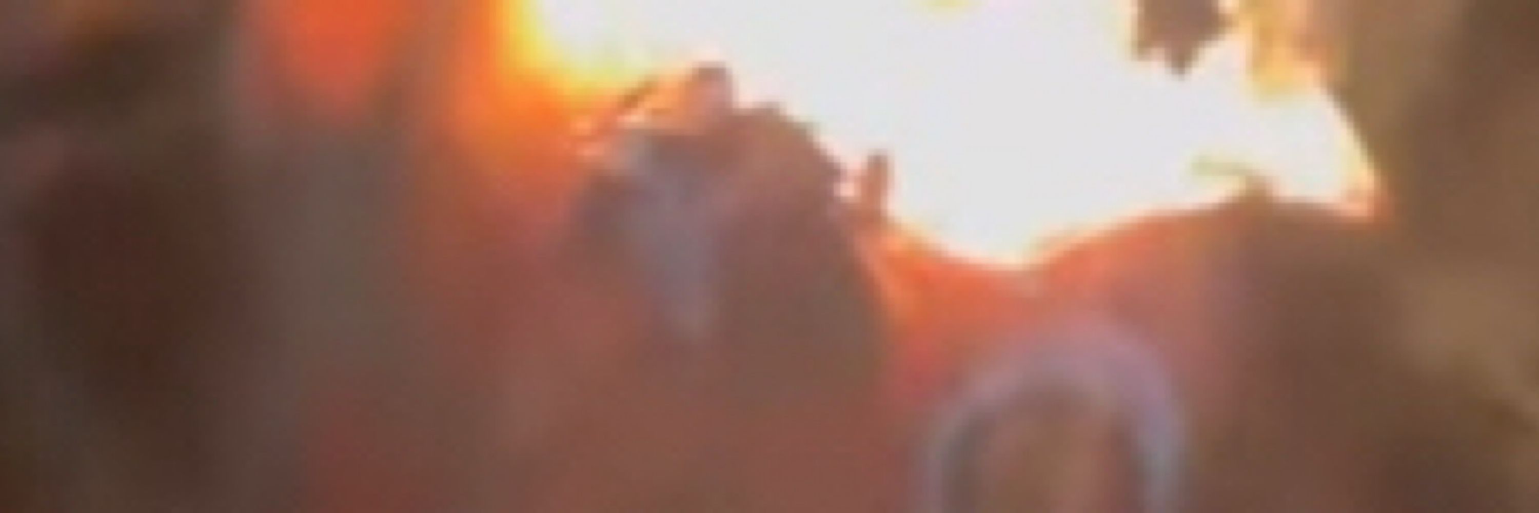 ۪