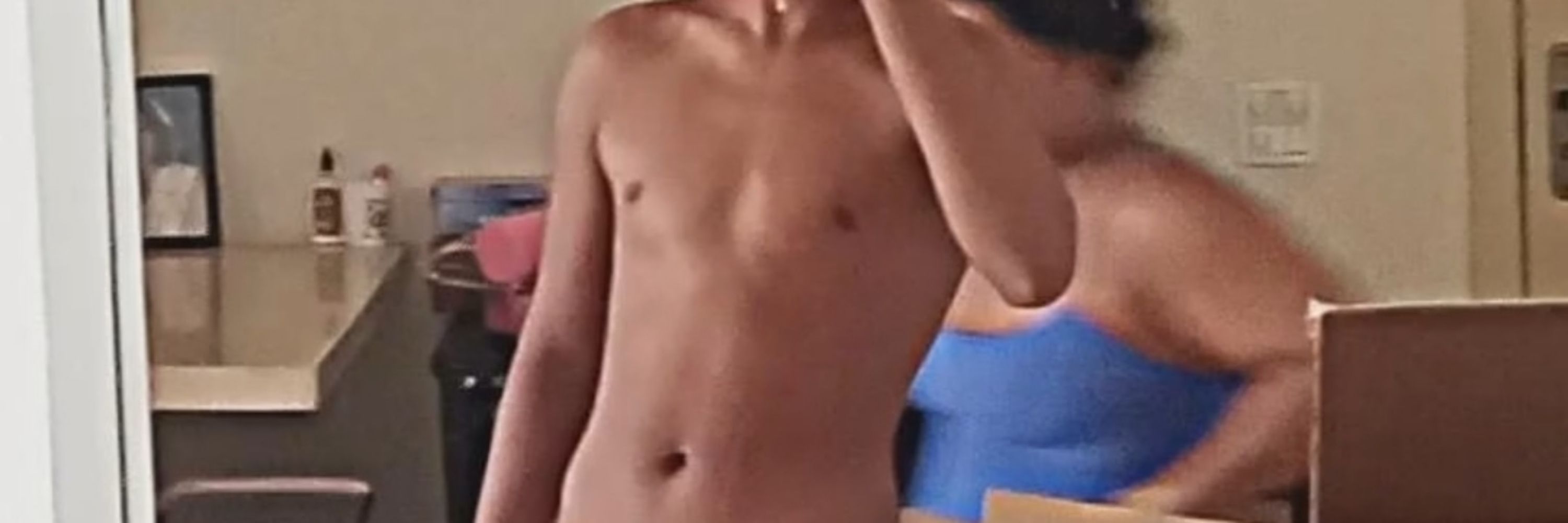 👑