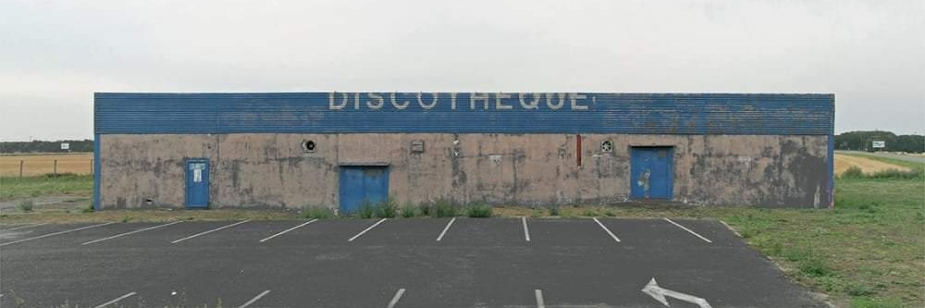 Premier bureau à gauche