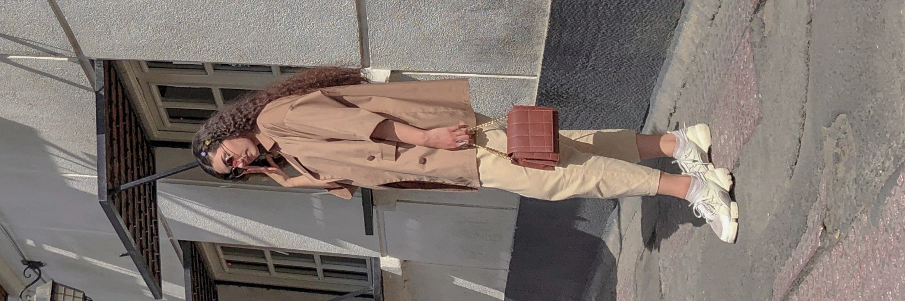 مونا
