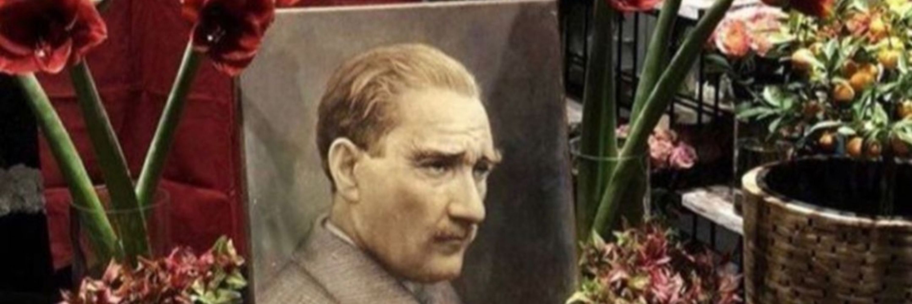 Tepeden Tırnağa Ulusalcı