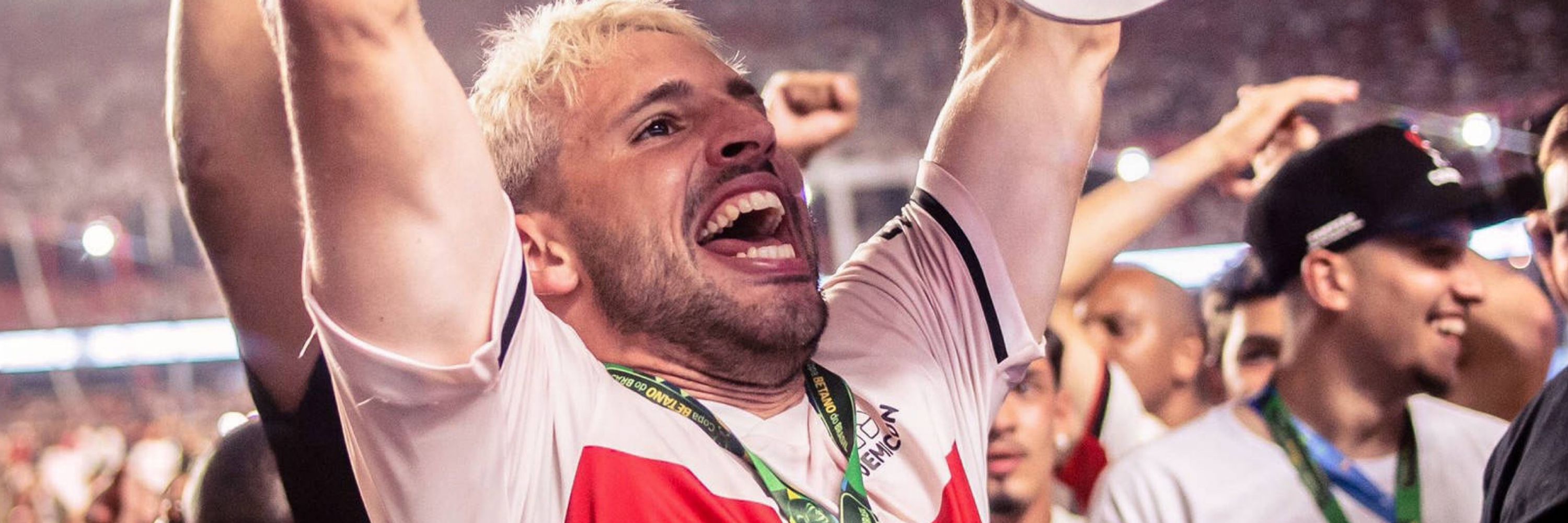 Larissa 🇾🇪