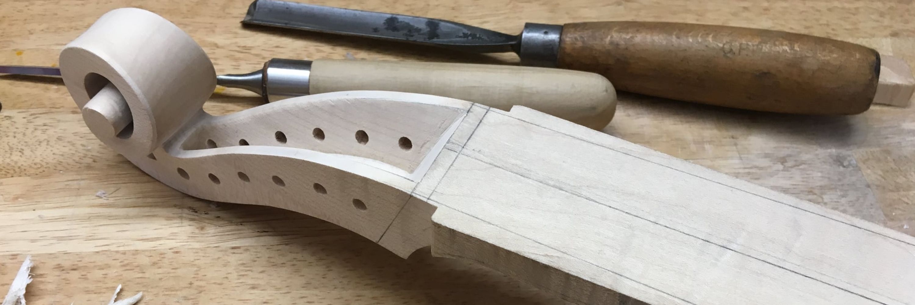 Jeff Allan, Luthier.