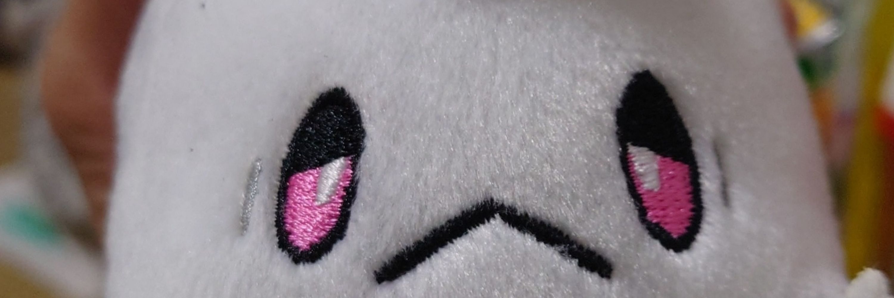 しろにゃこ