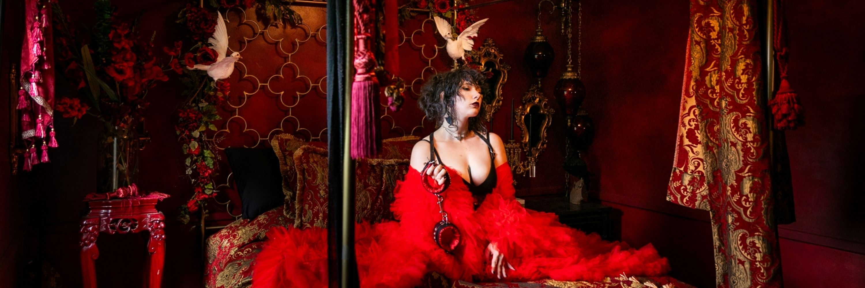 Goddess Evelyn Nightshade 🦇 ATL Domme