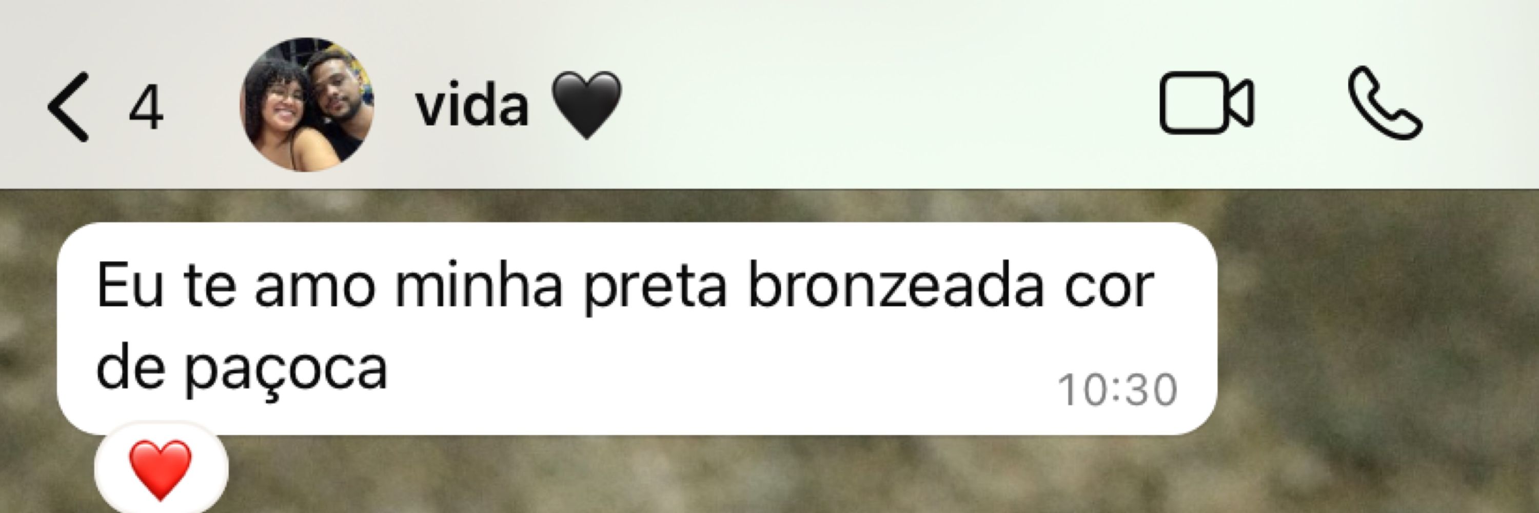 Preta bronzeada cor de paçoca 