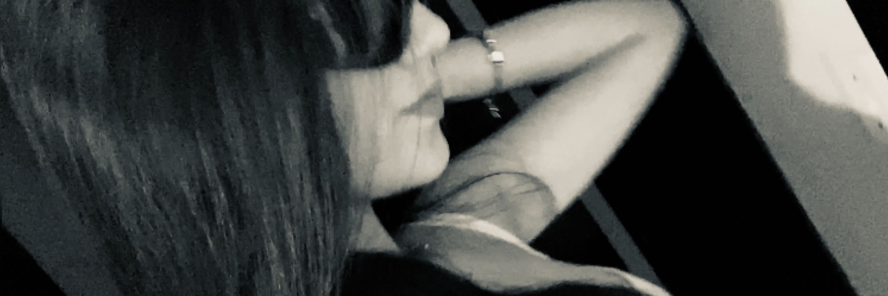 𝒫