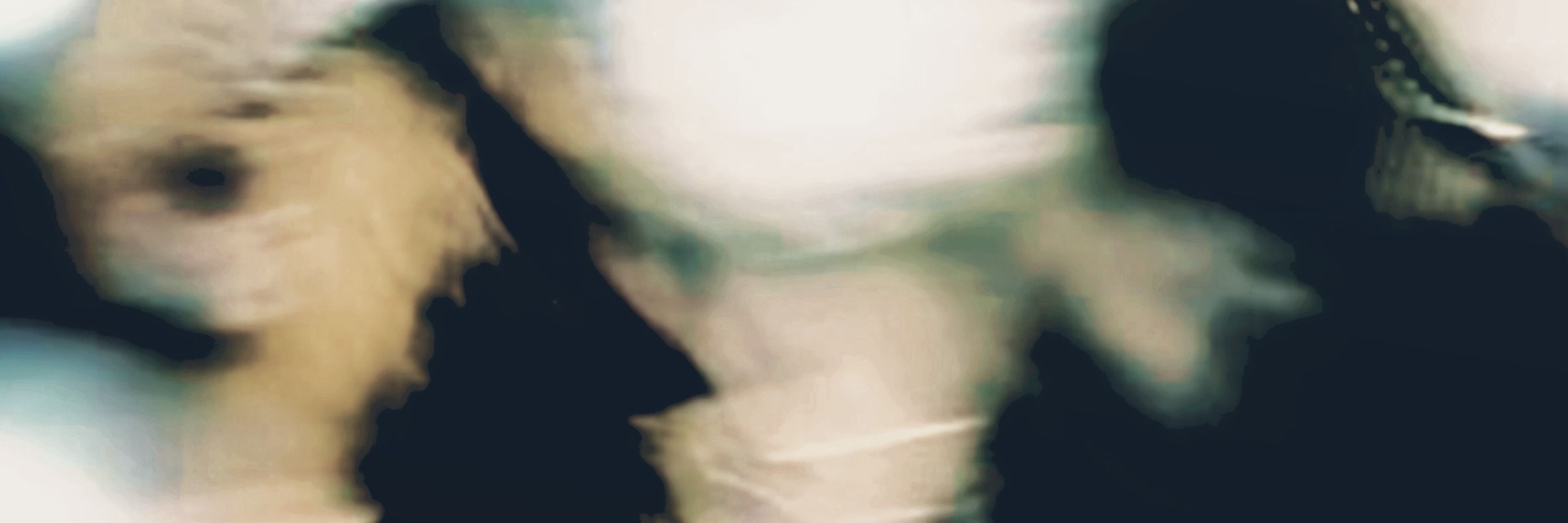 ☾