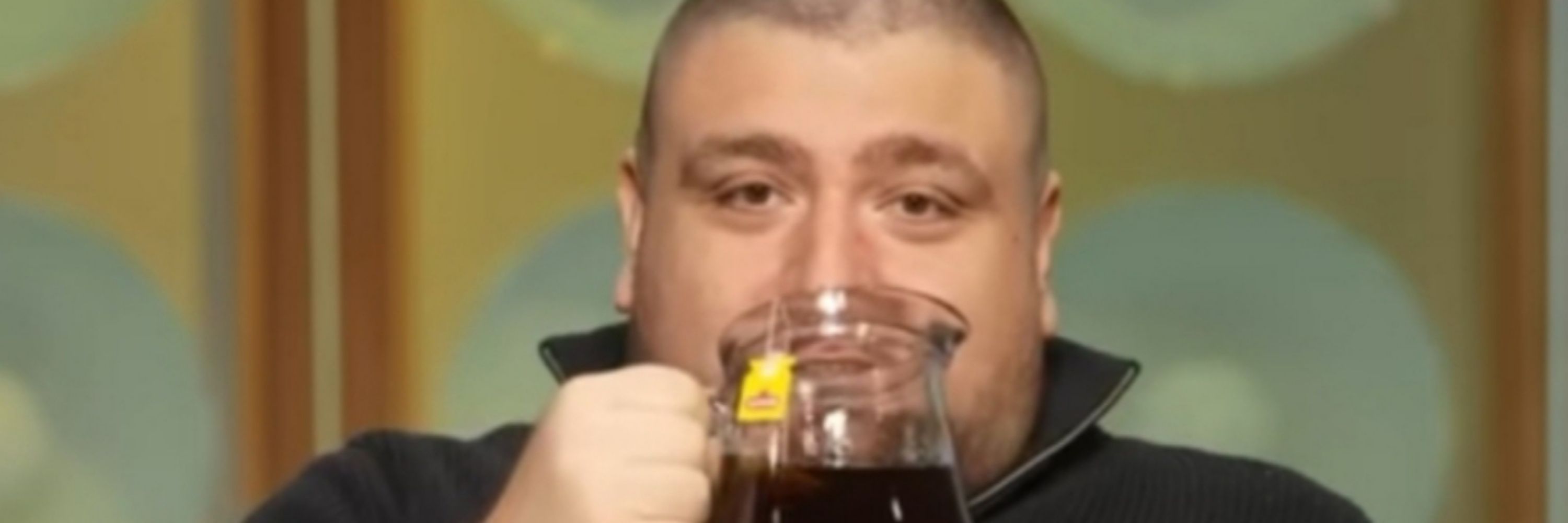 Azgın ve Gergin Görünüşlü Zek
