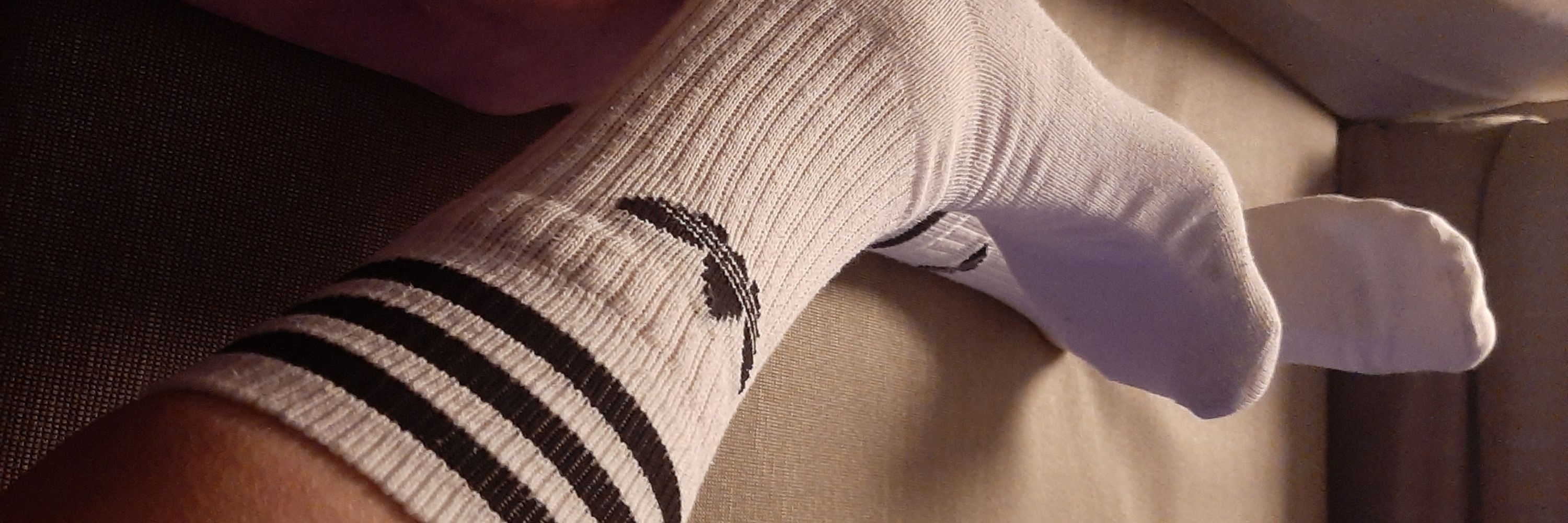 sox-slides-sneaks
