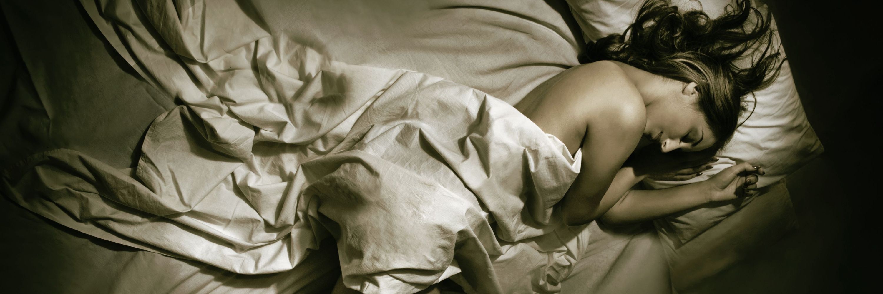 The Voice In The Night: Erotic Bedtime Stories For Her