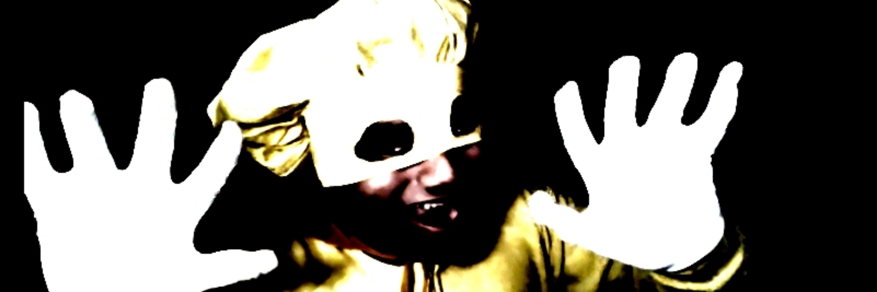 ☆⋆｡Mɾ.KʅσɯɳMαυ𖦹°★