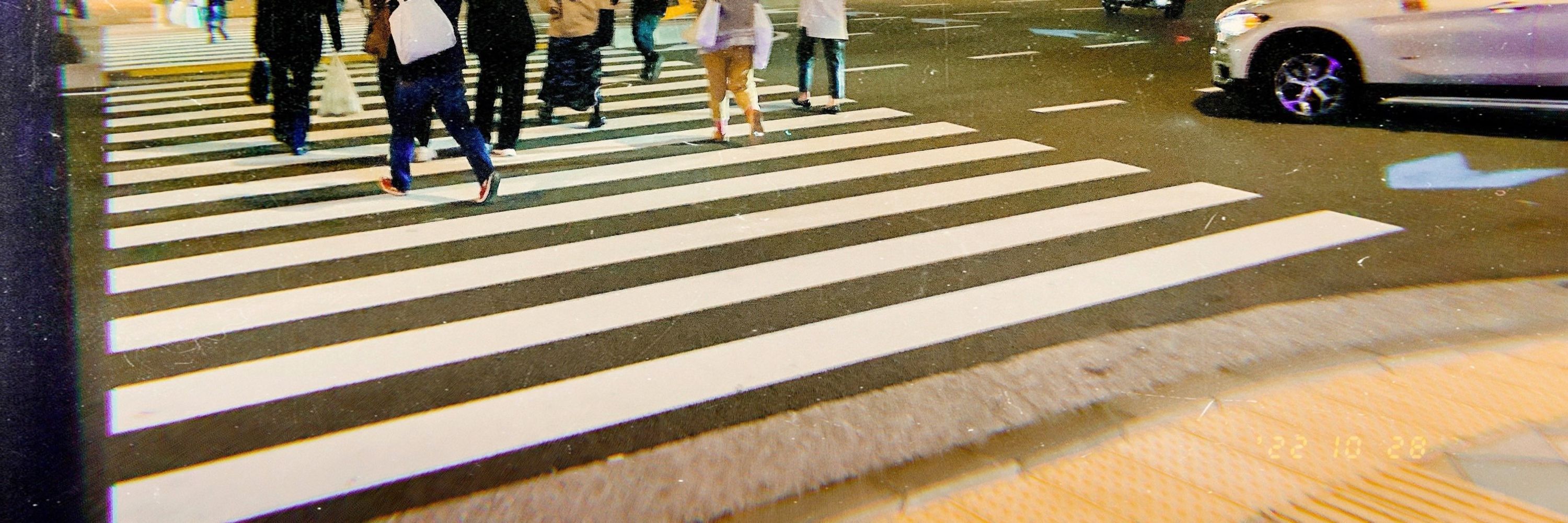 つ