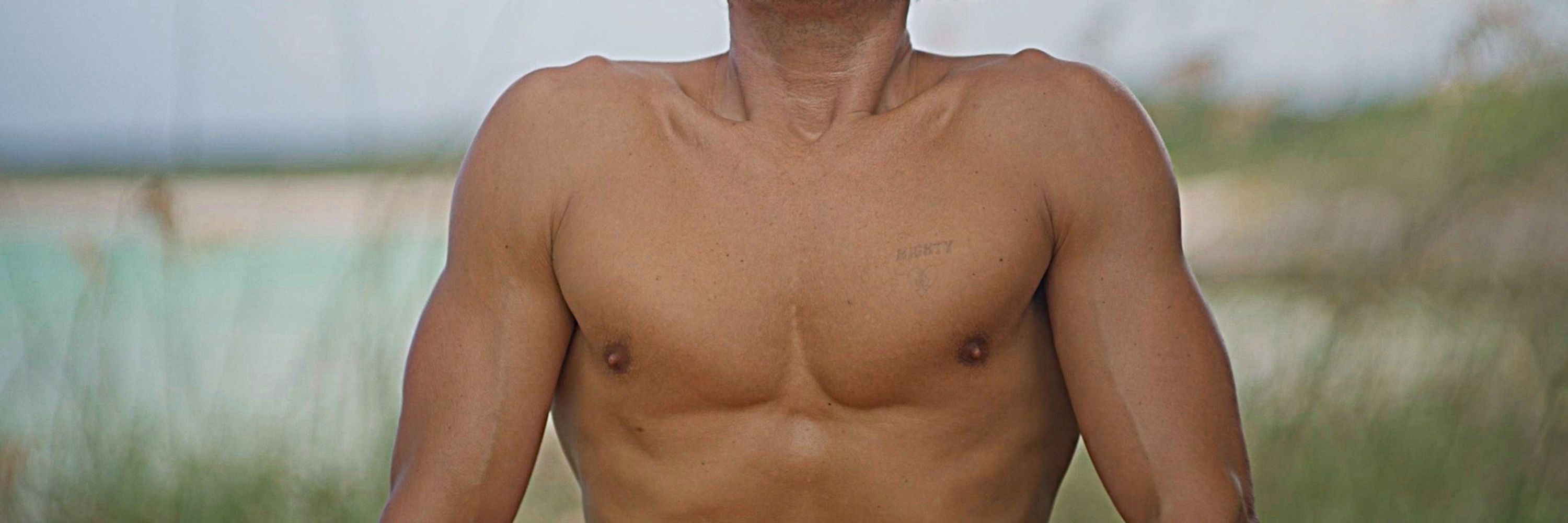 Orlando Bloom Chest