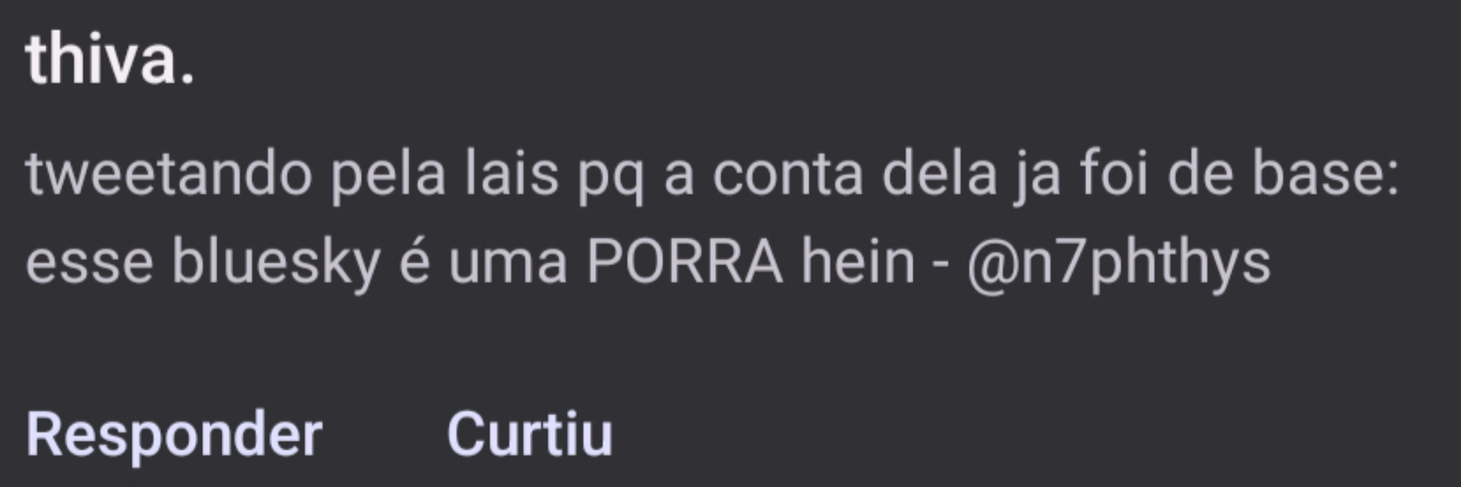 espetinho de piranha à milanesa