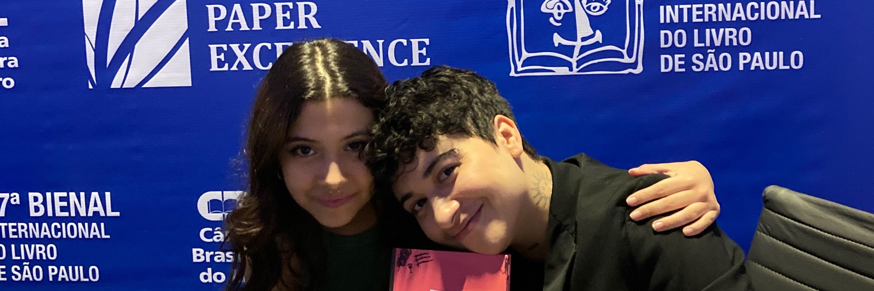laurinha conheceu a elay 🧡