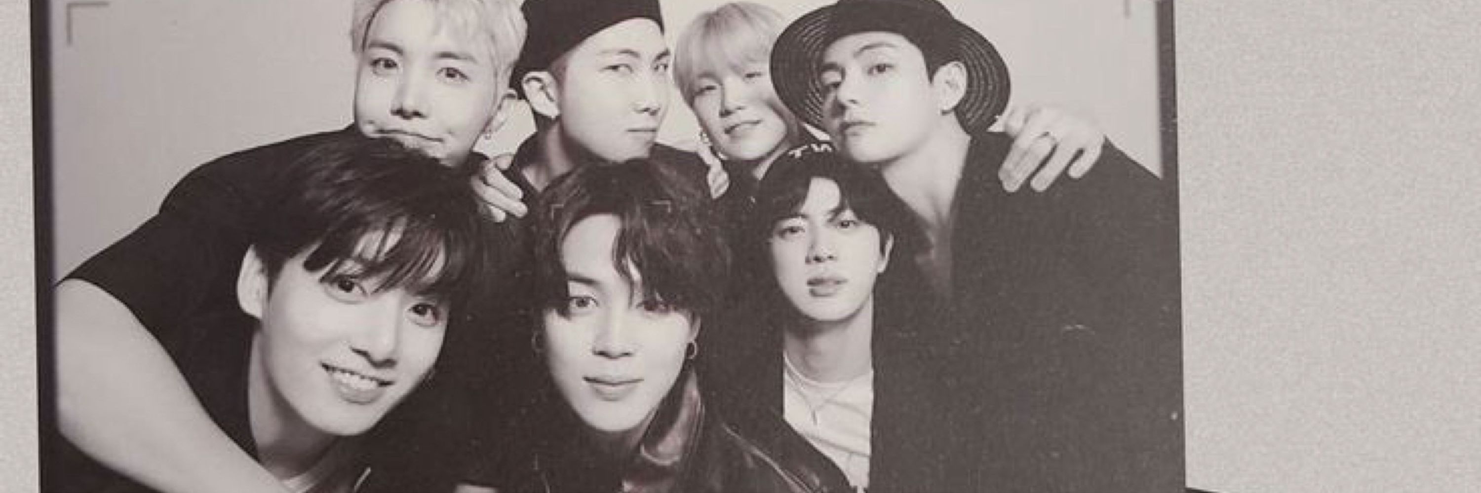 𝚆𝙷𝙾 𝚒𝚜 𝙶𝚎𝚎♡