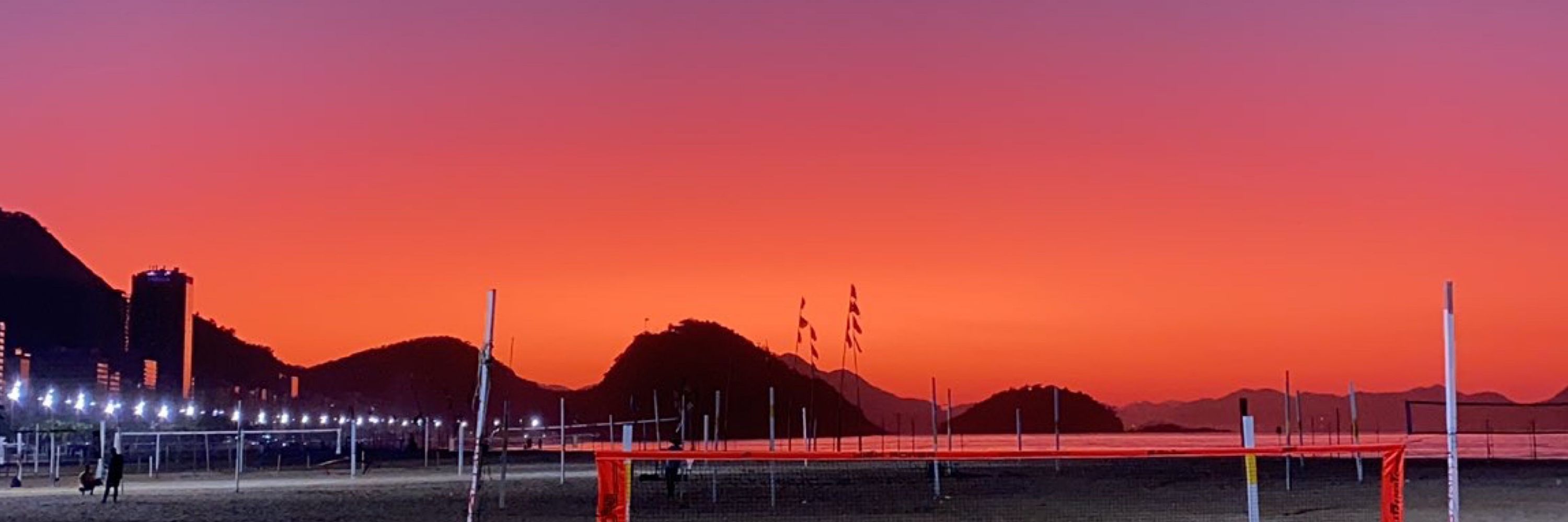 por la noche bellacau