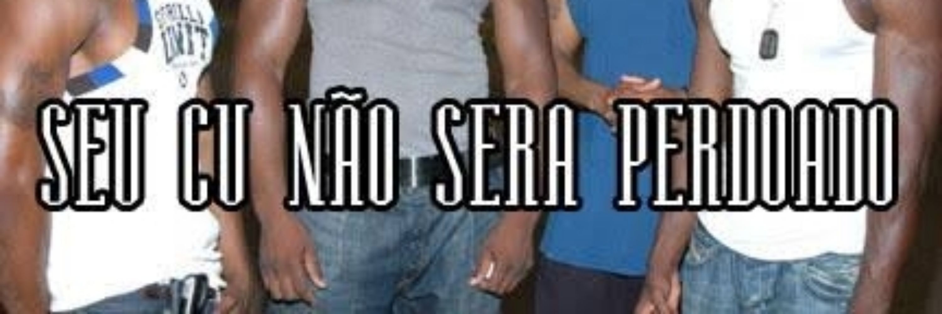 Bigodudo bissexual pelado (literalmente) 🔞