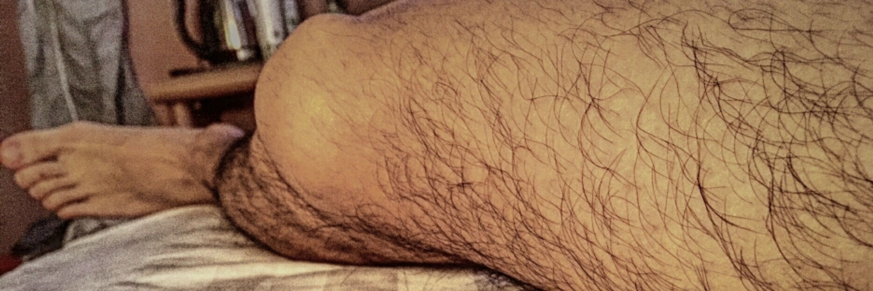 你压到我的腿毛了♞
