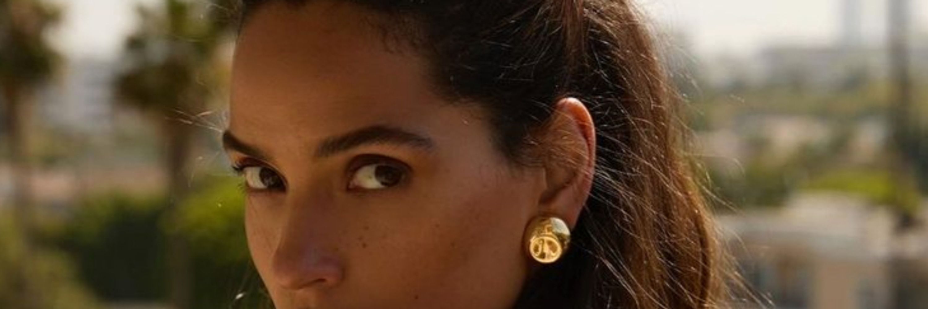  Alira Hernádez