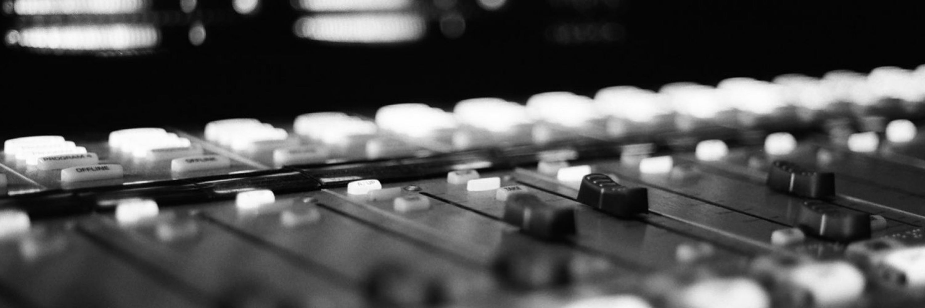 XL II 90 Live Music Radio Hour