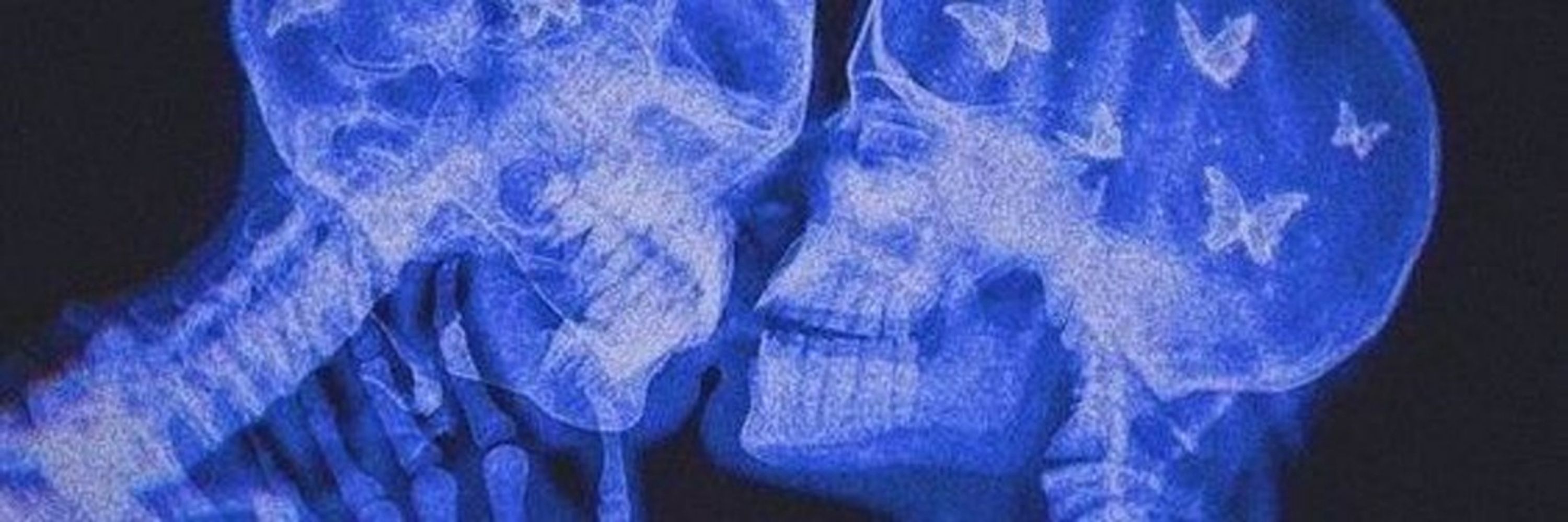 올라간눈꼬리내려간얇눈썹선성향장발남주세요네?올라간눈꼬리내려간얇눈썹선성향장발남주세요네?