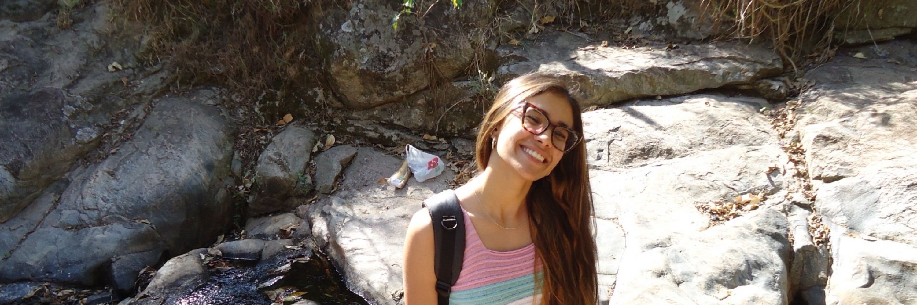 júlia.