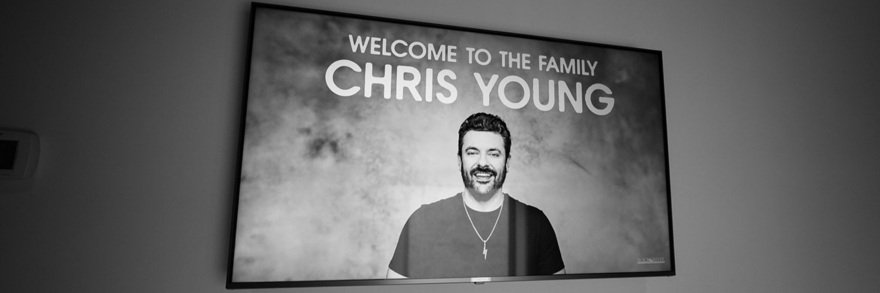 CHRIS YOUNG MUSIC OFFICIAL