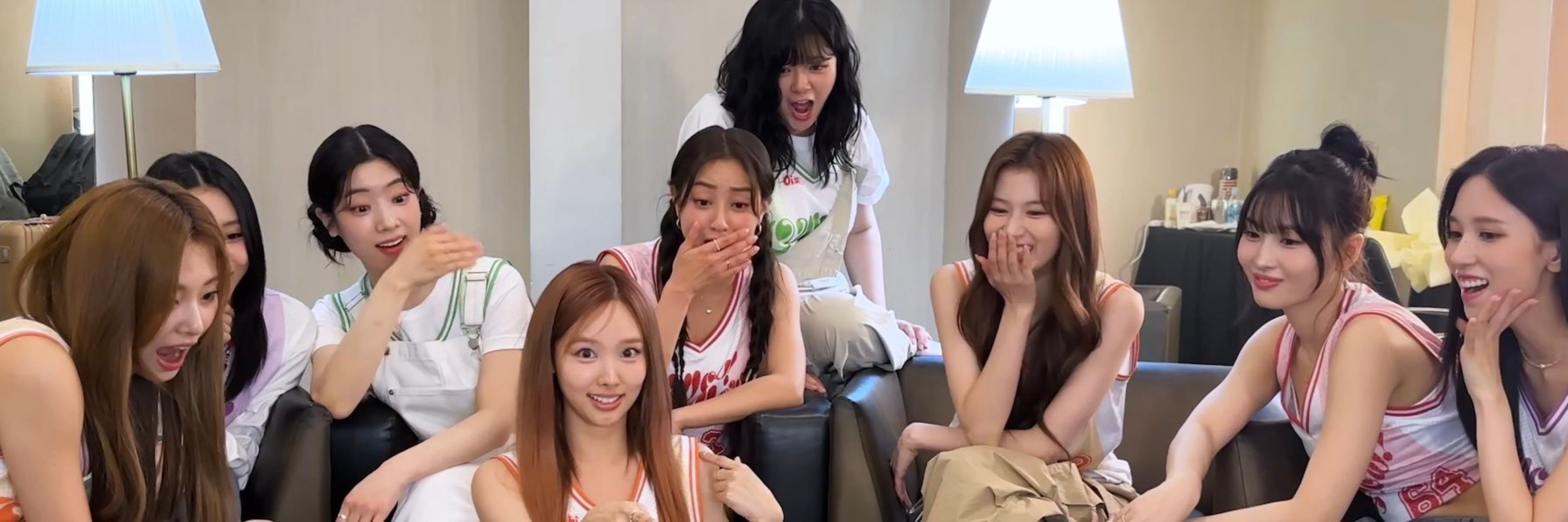 Ana🍉| Surtando Pelo TWICE 
