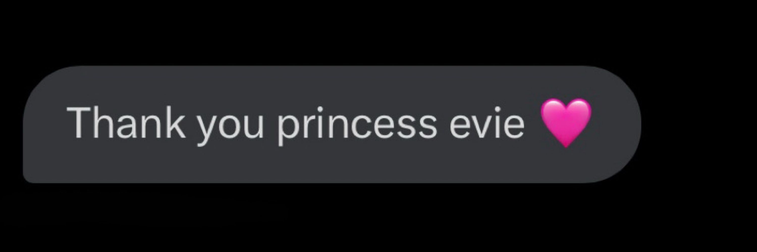 ✮𖤐 princess evie 𖤐✮