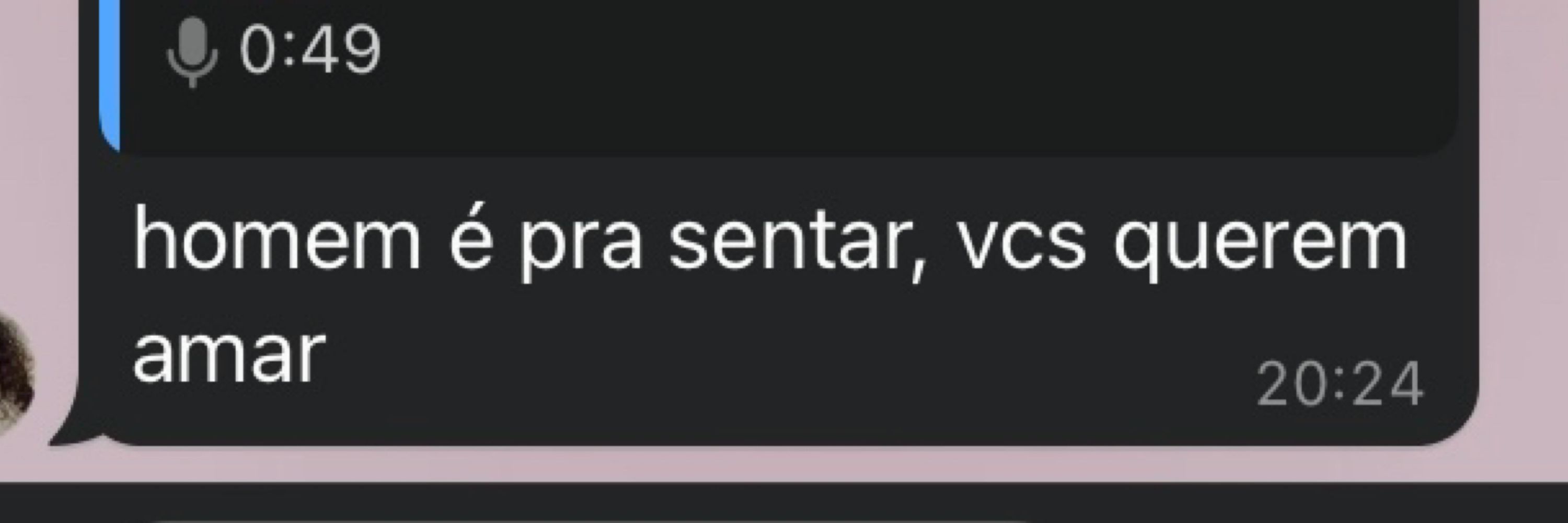 loira desconfiada