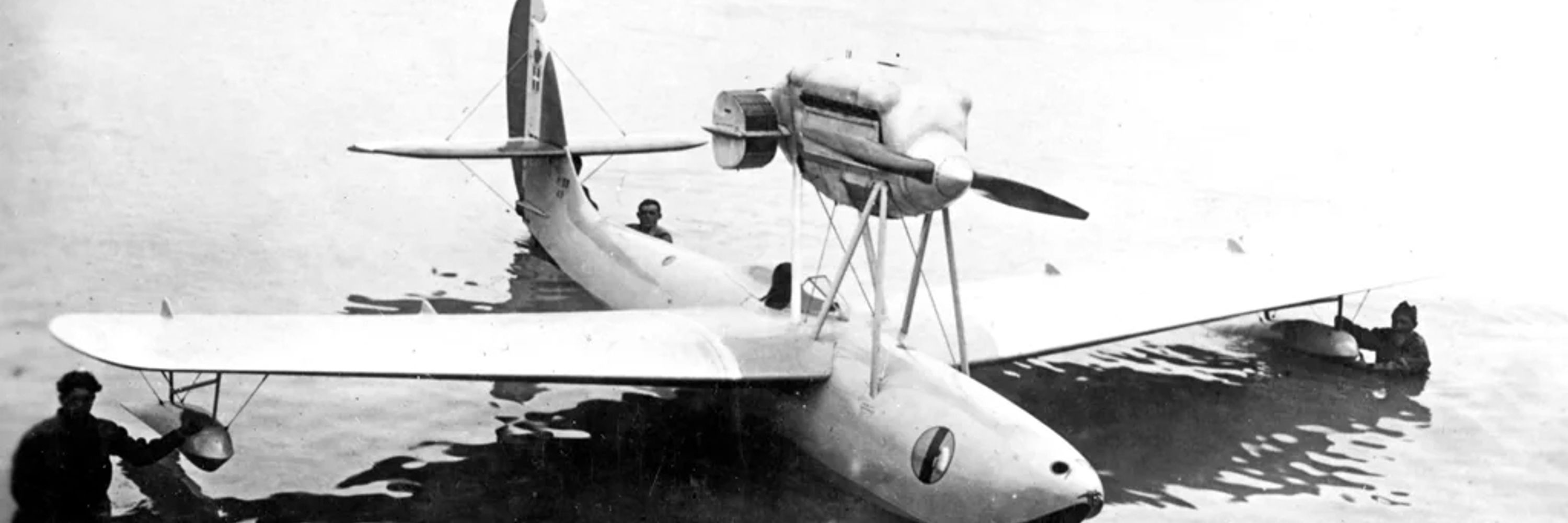 Macchi 33