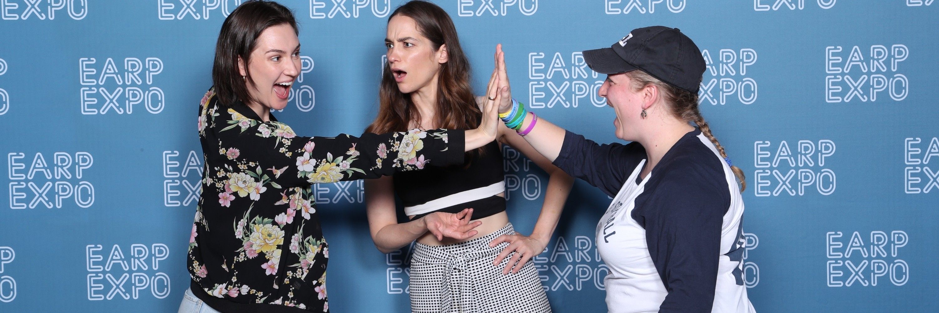 Heather 🫘🦄  🌊🔥  (•)(•) >🧨  #BringWynonnaHome 