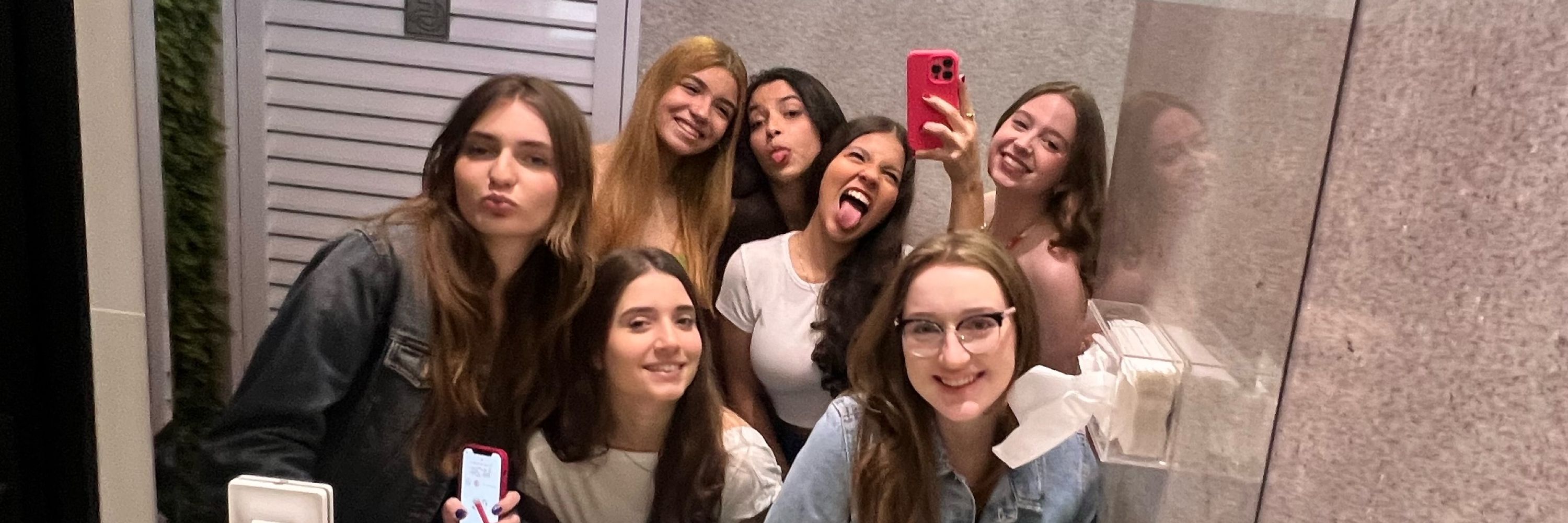 💋