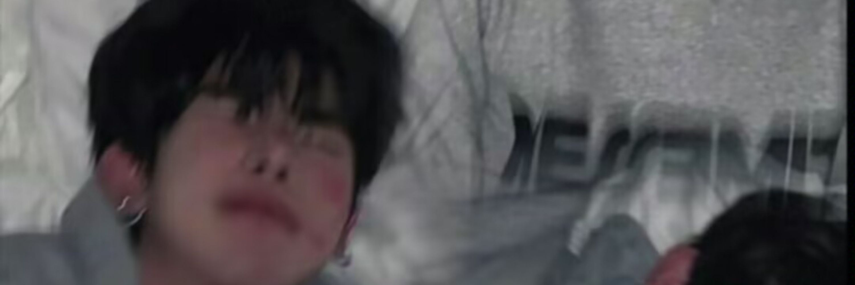 君主